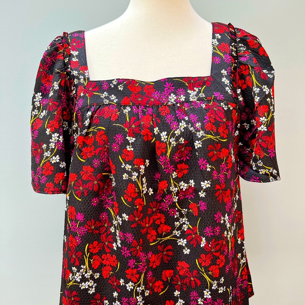NWT - Draper James Maran Top in Ribbon Flower